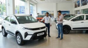 nexon-variant-comparison-smart-smart+-showroom-autocritic-exterior-side-profile